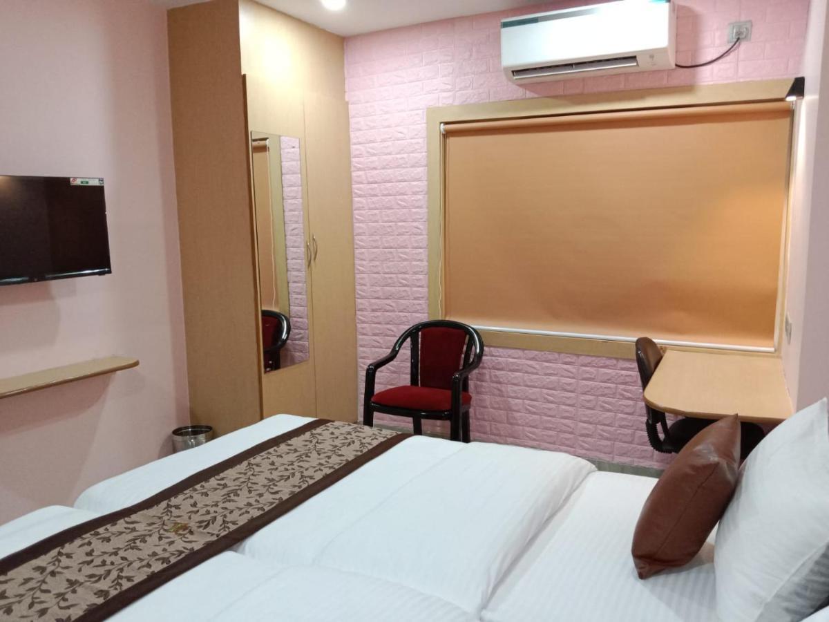 Soukyam Hotel Calcutta Exterior foto